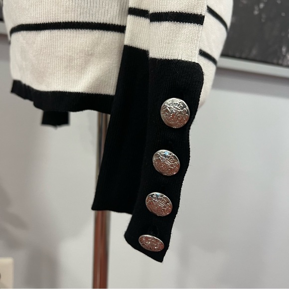 Guess Women's White & Black Striped Sweater With Button Accent Detail / Large - Picture 12 of 13